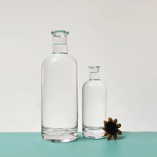 Chine Bouteilles en verre Usine Conception personnalisée en gros 500 ml 750 ml Effacer Vide Gin Whisky Liqueur Brandy Vodka Bouteille en verre de vin